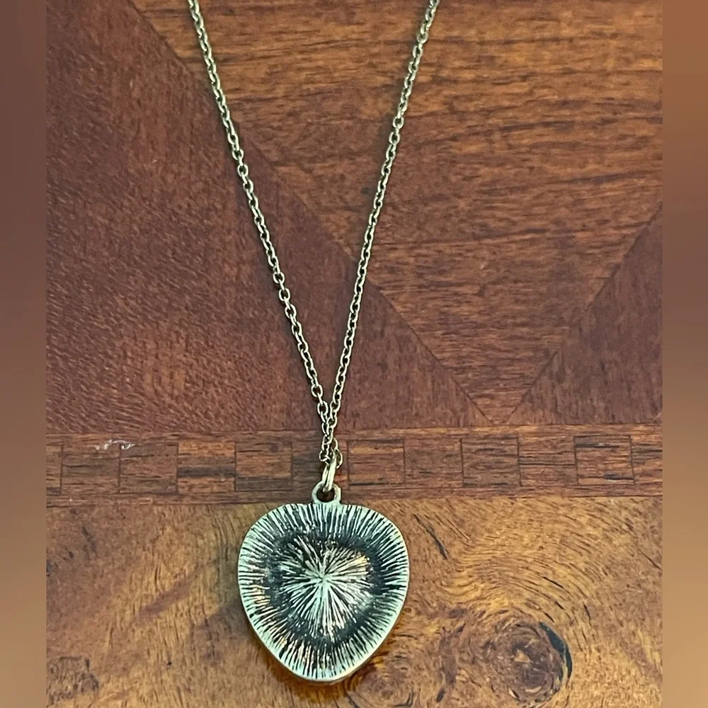 Red Heart Rhinestone Heart Iridescent Antique Gold Boho Valentine’s Day Necklace - Picture 10 of 10